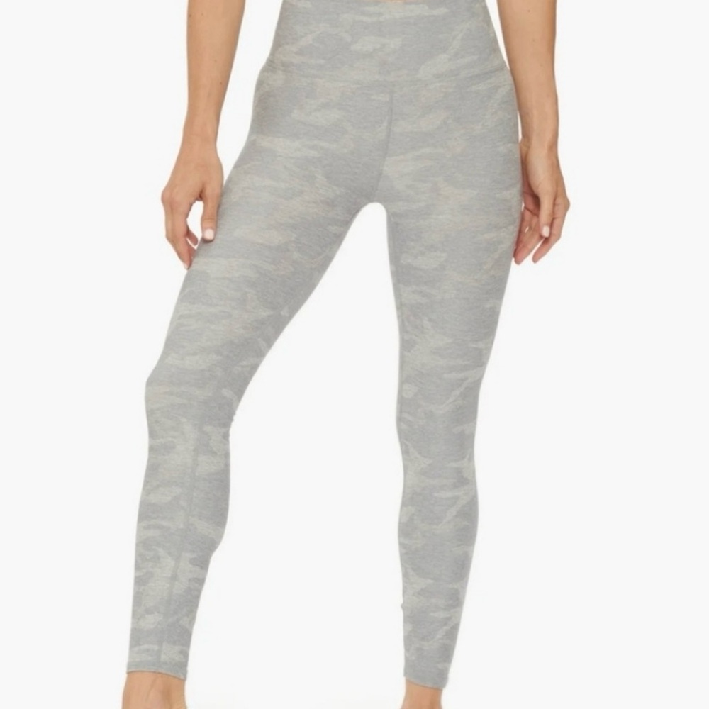 Vuori Gray Camo Women's Pants